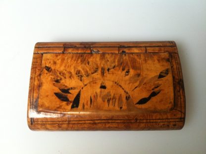 1820 Burr Birch Snuff Box