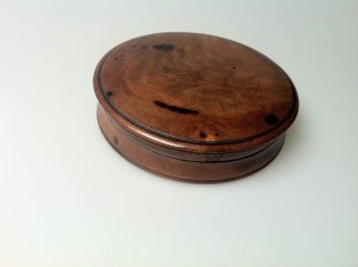 1820 Fruitwood table snuff box