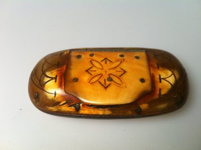 1850 Etched horn snuff box