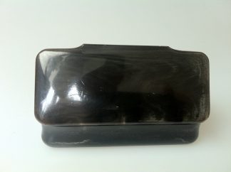 Horn 1830 snuff box